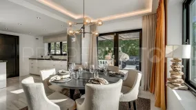 Villa for sale in Nueva Andalucia with 5 bedrooms