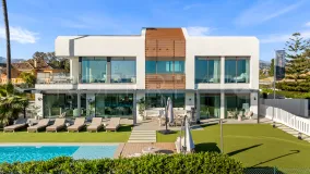 Villa de 5 dormitorios en venta en New Golden Mile