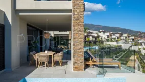 Villa for sale in Benahavis with 4 bedrooms