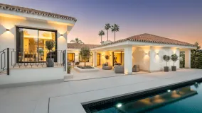 Villa with 5 bedrooms for sale in Nueva Andalucia