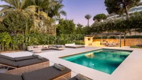 Villa with 5 bedrooms for sale in Nueva Andalucia