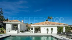 Villa with 5 bedrooms for sale in Nueva Andalucia