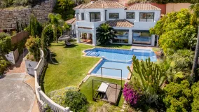 5 bedrooms villa for sale in Benahavis