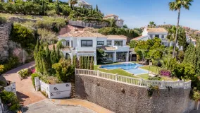 5 bedrooms villa for sale in Benahavis