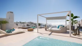 Apartamento planta baja con 3 dormitorios en venta en Estepona