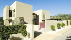 Los Arqueros villa for sale