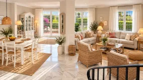 For sale town house in Nagüeles with 3 bedrooms
