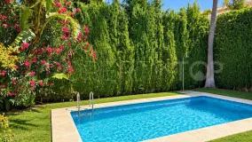 Villa de 4 dormitorios en venta en Selwo