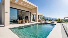 Comprar villa con 3 dormitorios en Benahavis