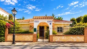 Villa de 9 dormitorios en venta en Mijas Costa