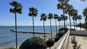 Apartamento de 4 dormitorios a la venta en Marbella