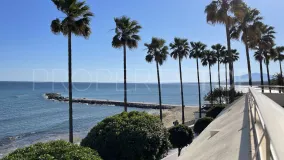 Apartamento de 4 dormitorios a la venta en Marbella
