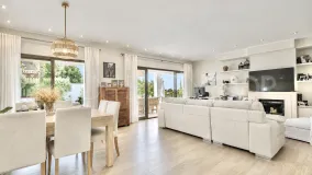 Comprar villa con 5 dormitorios en Marbella Este