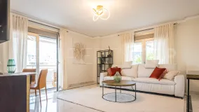 Apartamento a la venta de 2 dormitorios en Marbella - Puerto Banus