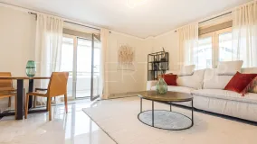 Apartamento a la venta de 2 dormitorios en Marbella - Puerto Banus