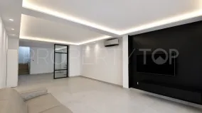 Se vende pareado en Nueva Andalucia de 9 dormitorios