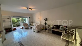Apartamento con 3 dormitorios en venta en Nueva Andalucia