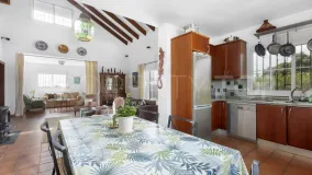 For sale villa in Estepona