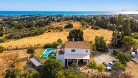 For sale villa in Estepona