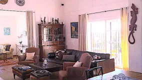 Villa con 4 dormitorios a la venta en Estepona