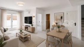 Apartment for sale in Nueva Andalucia with 3 bedrooms