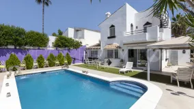 Villa con 4 dormitorios en venta en Atalaya
