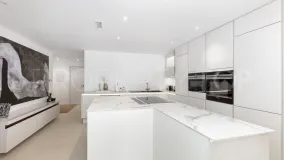 Ground floor apartment for sale in Nueva Andalucia with 3 bedrooms