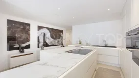 Ground floor apartment for sale in Nueva Andalucia with 3 bedrooms