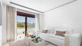 Ground floor apartment for sale in Nueva Andalucia with 3 bedrooms