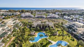 Apartamento en venta con 2 dormitorios en Nueva Andalucia