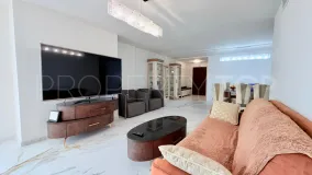 Se vende apartamento con 2 dormitorios en Nueva Andalucia