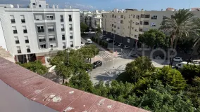 Ático de 4 dormitorios en venta en Estepona