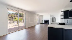 Se vende finca en Los Reales - Sierra Estepona de 5 dormitorios