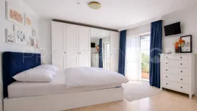Pareado en venta en Avda de Andalucia - Sierra de Estepona con 4 dormitorios