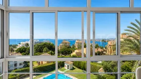 Se vende apartamento en Estepona Puerto con 3 dormitorios