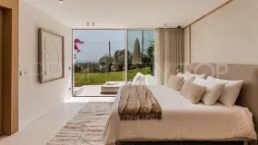 4 bedrooms Nueva Andalucia ground floor apartment for sale