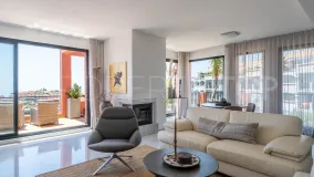 Comprar atico duplex en Calahonda con 4 dormitorios