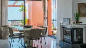 Comprar atico duplex en Calahonda con 4 dormitorios