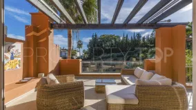Apartamento a la venta con 3 dormitorios en Alminar de Marbella