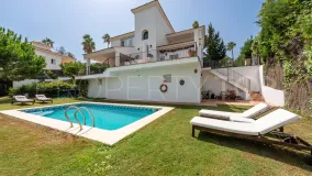Villa a la venta en Sotogrande Alto con 5 dormitorios