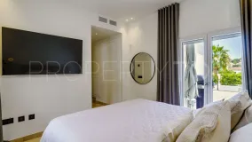 Villa con 6 dormitorios en venta en Nueva Andalucia