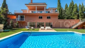 Zona B, casa de 5 dormitorios en venta