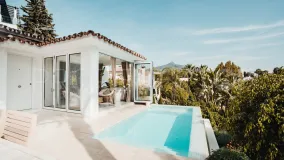 Nueva Andalucia 4 bedrooms villa for sale