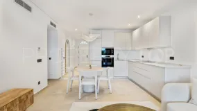 Apartamento con 3 dormitorios en venta en Nueva Andalucia