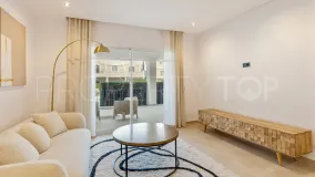 Apartamento con 3 dormitorios en venta en Nueva Andalucia