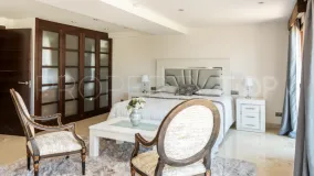 Comprar villa con 6 dormitorios en Las Brisas