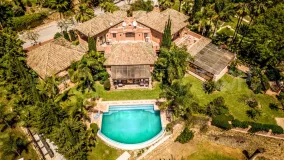 Nueva Andalucia, villa de 7 dormitorios a la venta