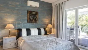 Villa for sale in Nueva Andalucia