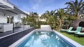 Villa for sale in Nueva Andalucia