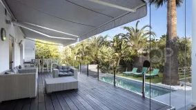 Villa for sale in Nueva Andalucia